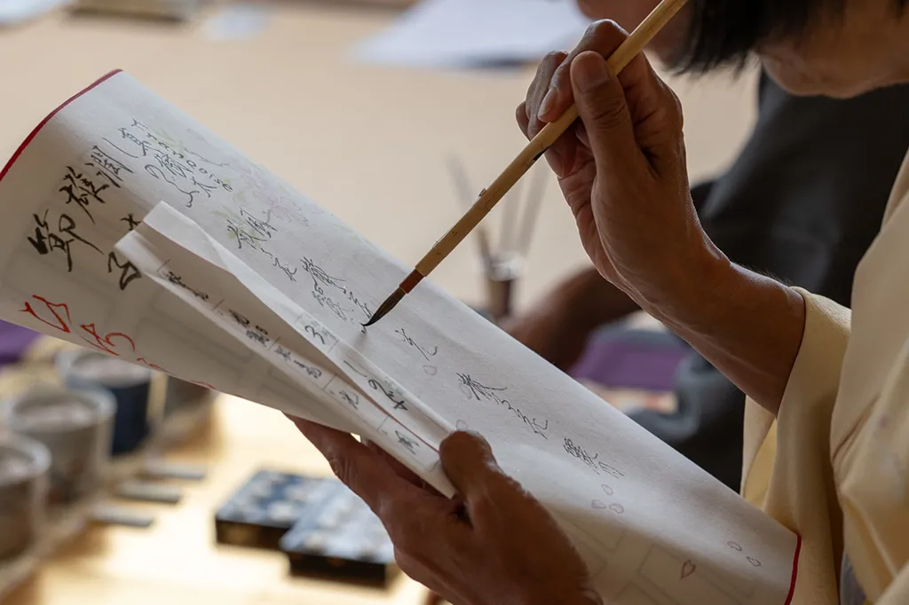 執筆が答えを書きうつす