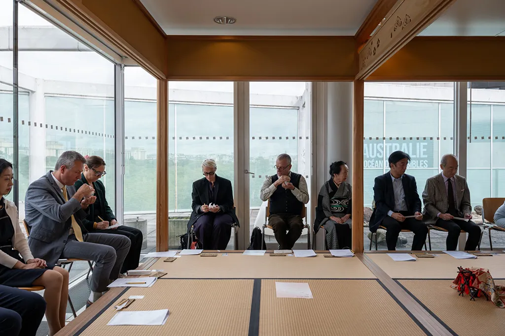 本香の香炉が回る