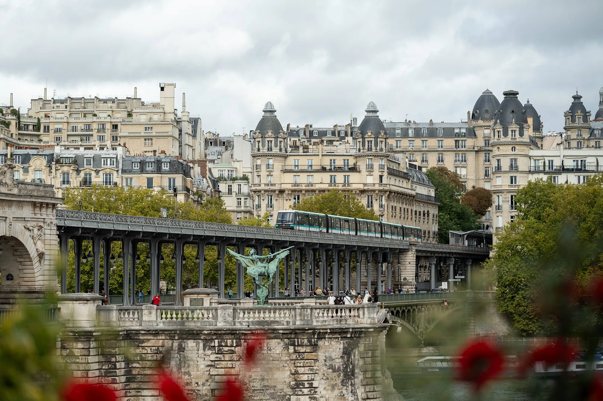 『日本香堂グループ450周年記念香会』を、東京に続きパリ・ジュネーブで開催