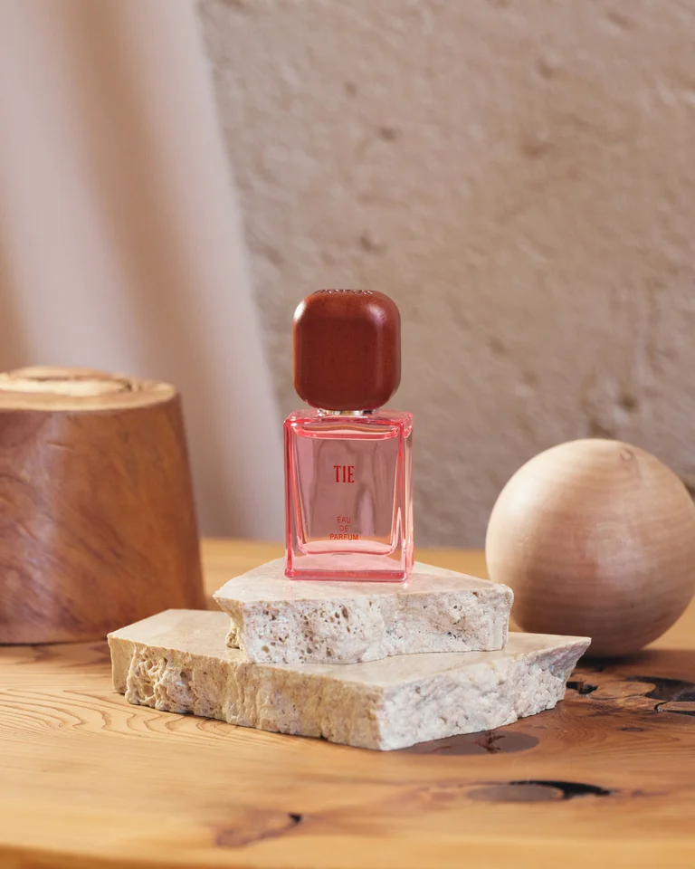 ナワズ　オードパルファム　タイ